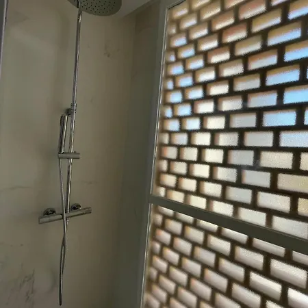 Piso Moderno De Lujo Junto A La Plaza Triangular *